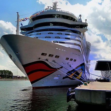 Vormann Jantzen, Direkt Am Leuchtturm Apartman Rostock Kültér fotó