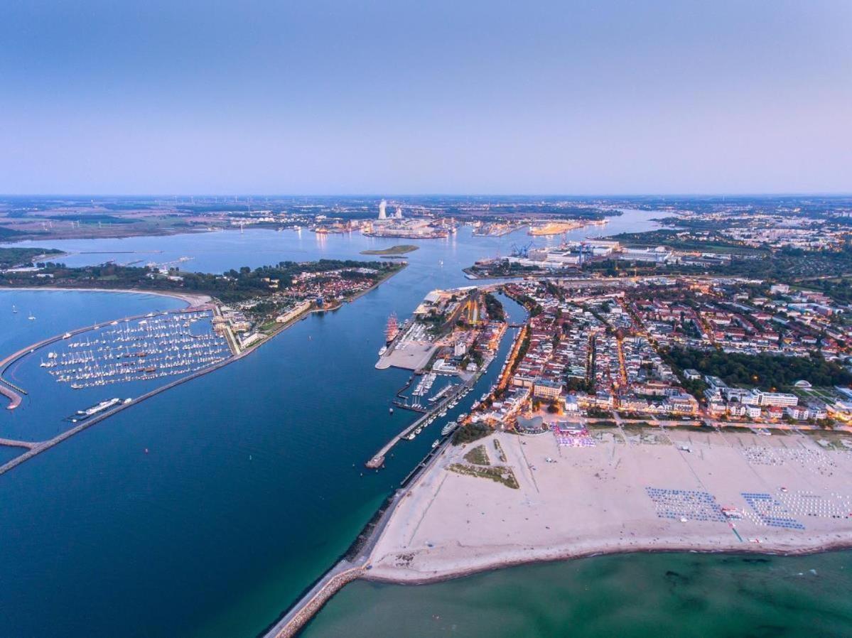 Vormann Jantzen, Direkt Am Leuchtturm Apartman Rostock Kültér fotó